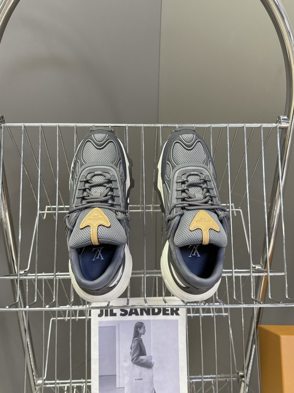 Кроссовки фото 6