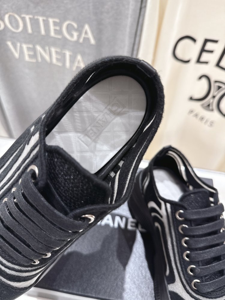 Кроссовки фото 6