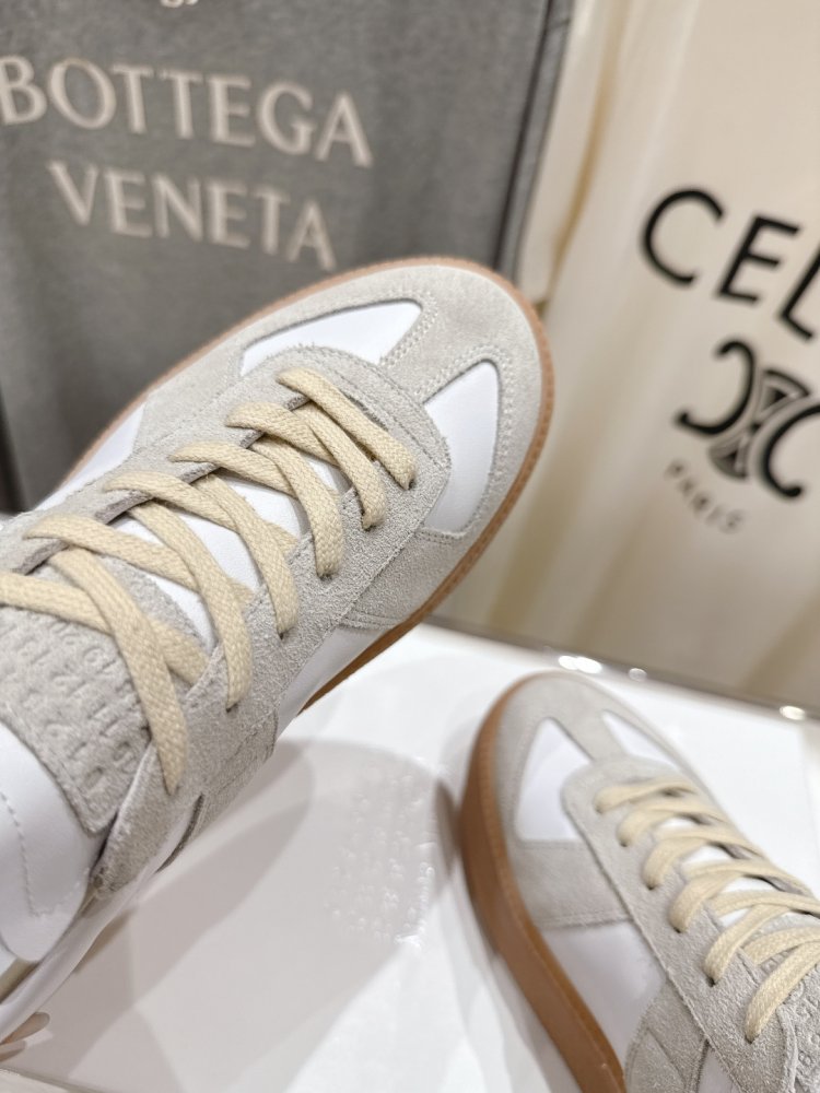 Кросівки фото 7