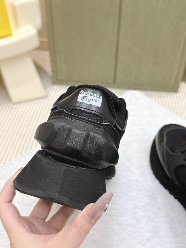 Кроссовки фото 7