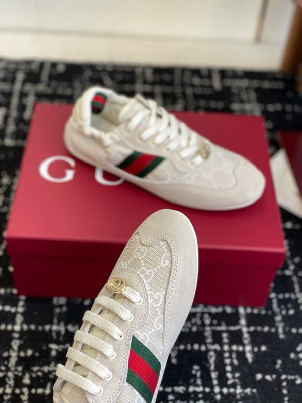 Кросівки фото 7