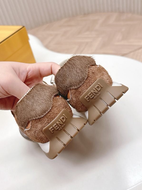 Кроссовки фото 7