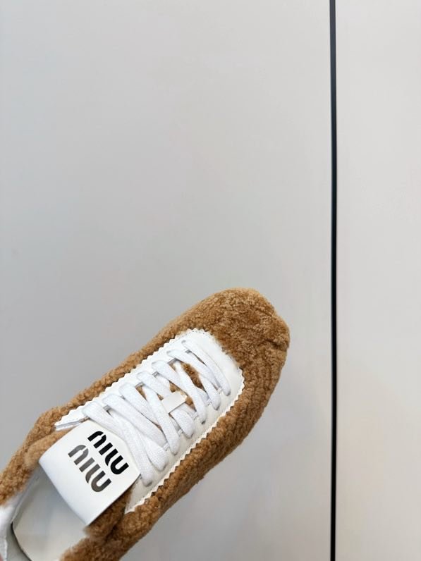 Кросівки фото 7