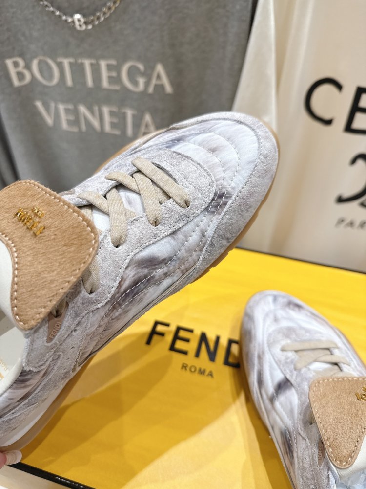 Кроссовки фото 7