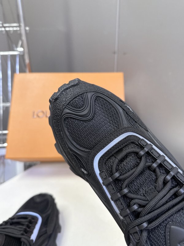 Кроссовки фото 7