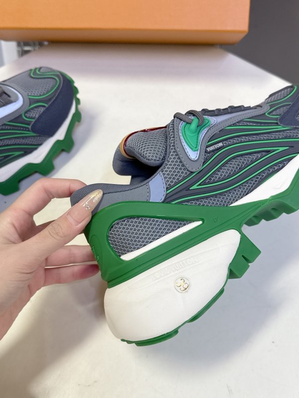 Кроссовки фото 7