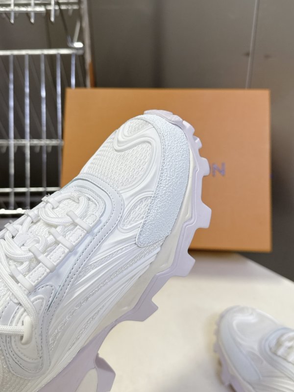 Кроссовки фото 7