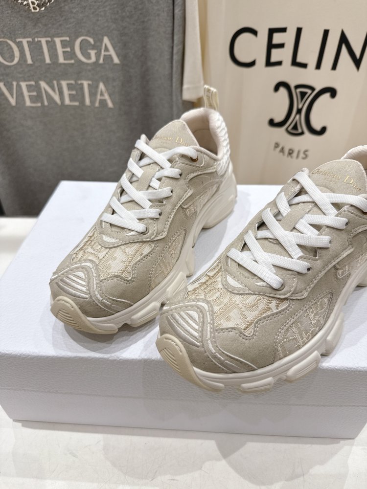 Кроссовки фото 7