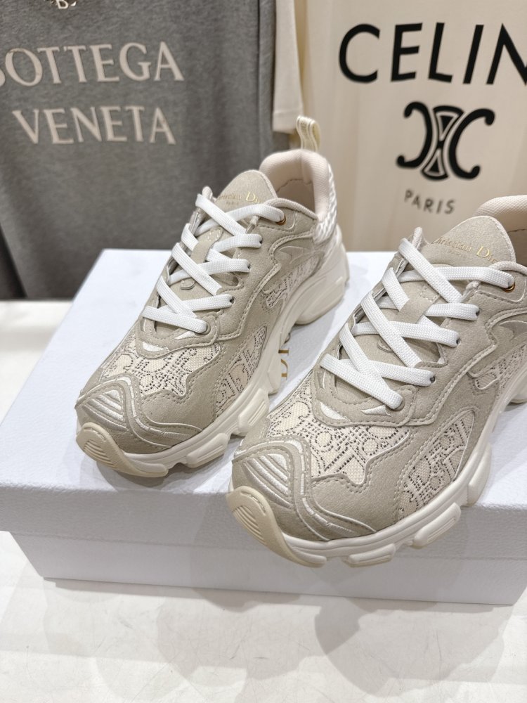 Кроссовки фото 7