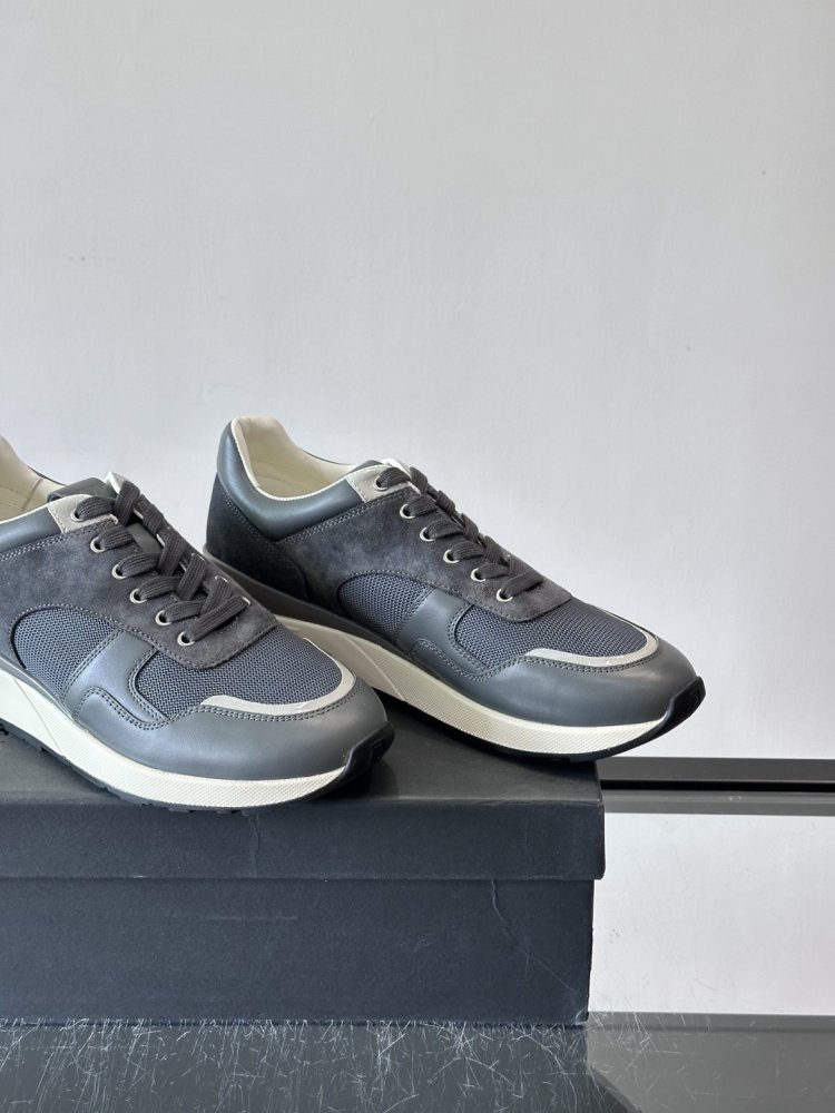 Кросівки фото 7