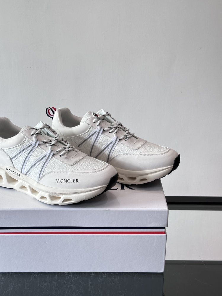 Кросівки фото 7