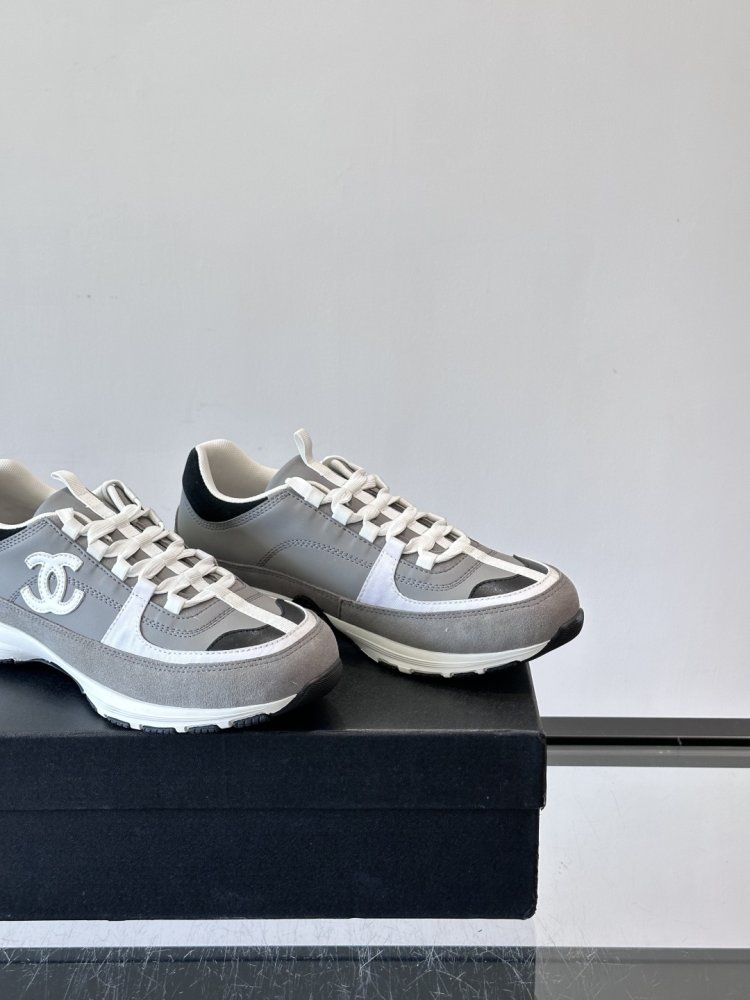 Кросівки фото 7