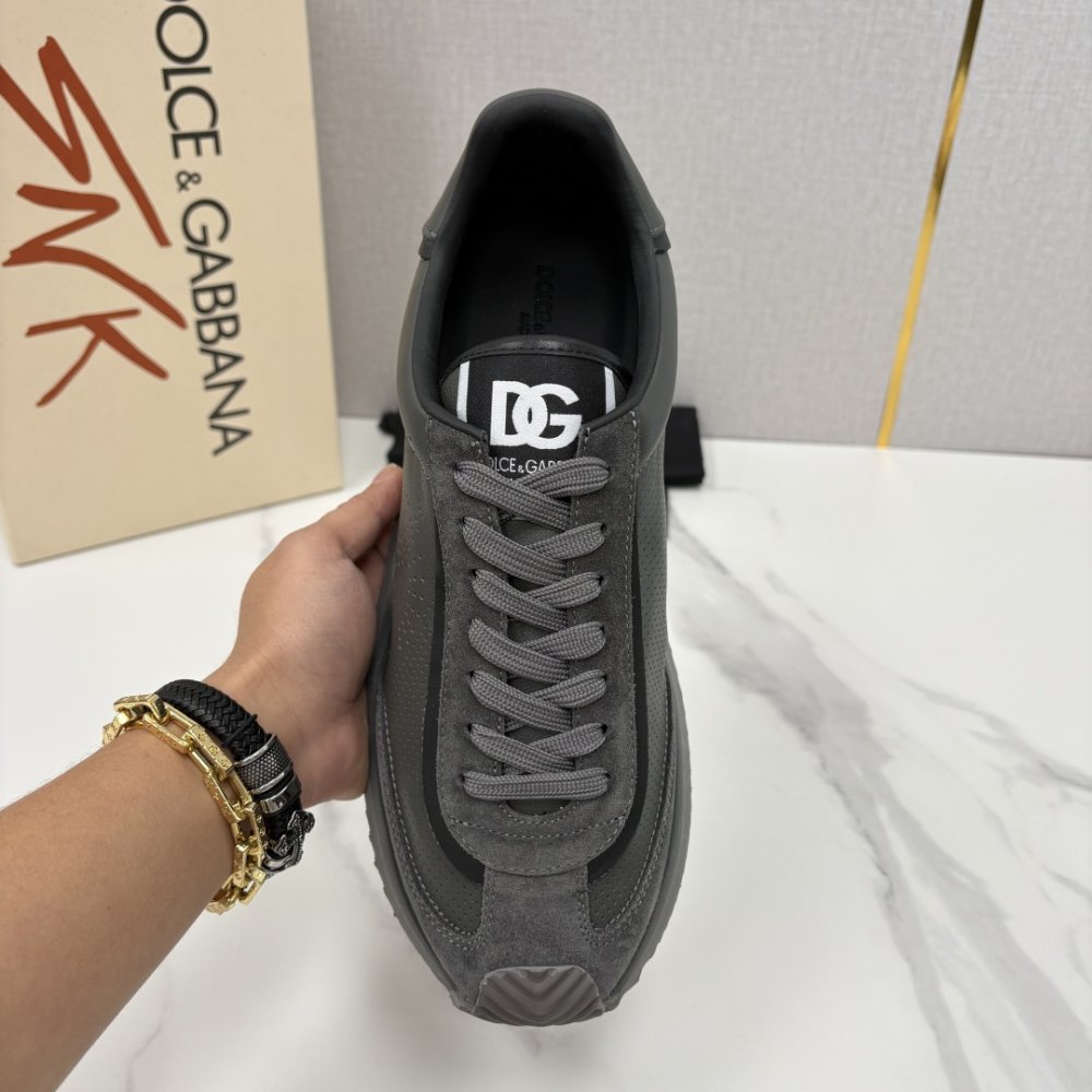 Кросівки фото 7