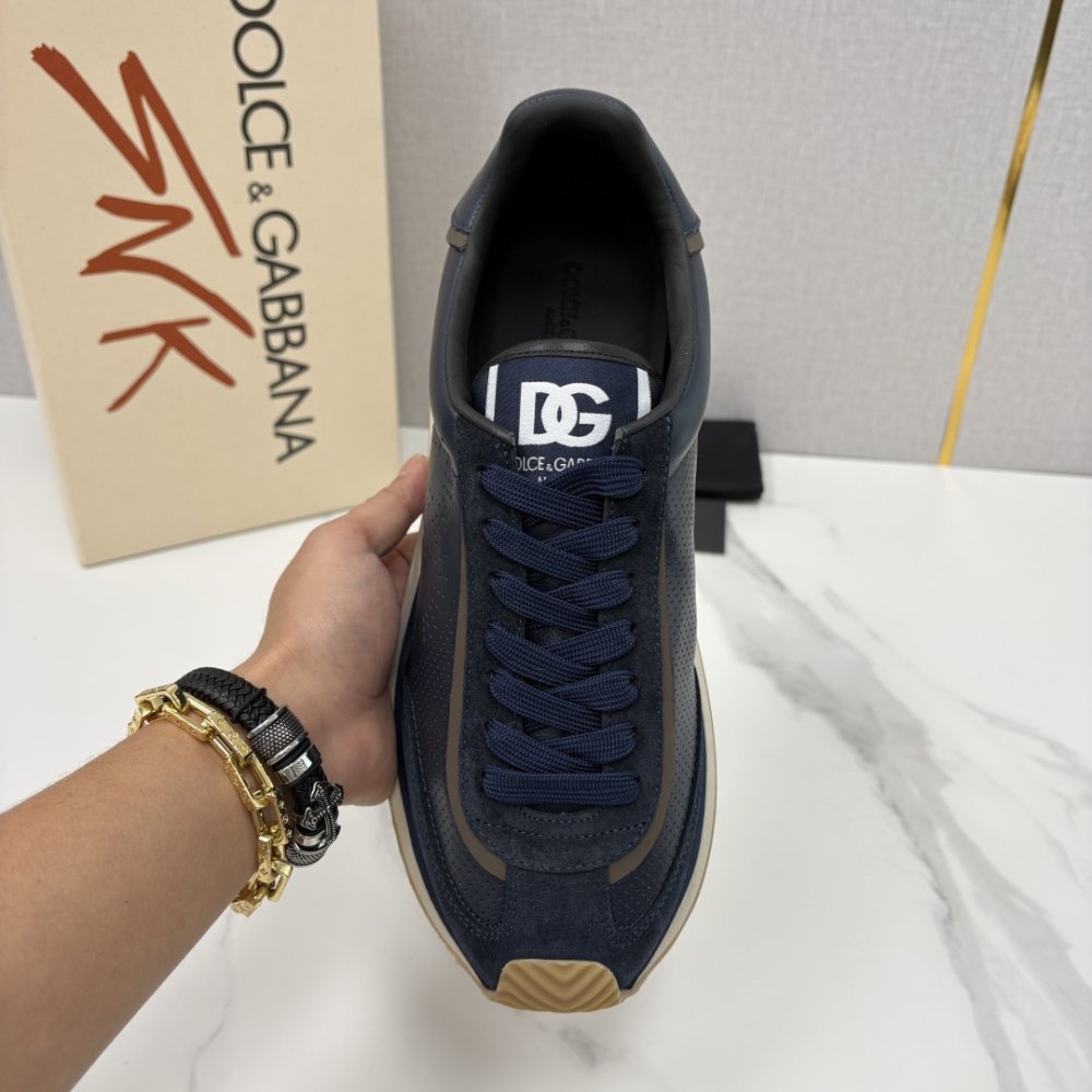 Кросівки фото 7