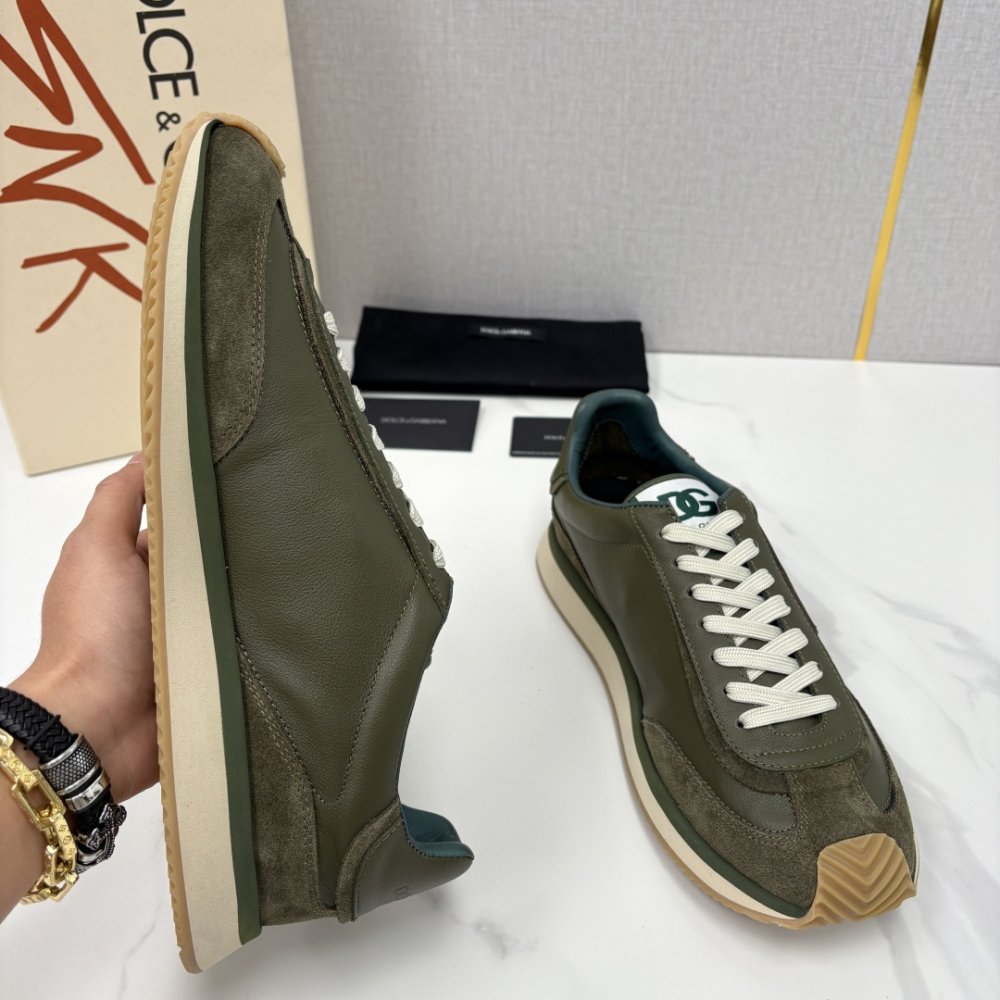 Кросівки фото 7