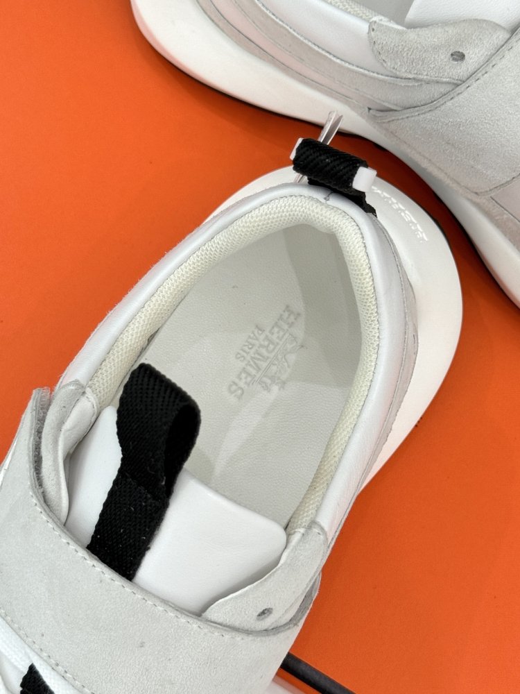 Кросівки фото 8