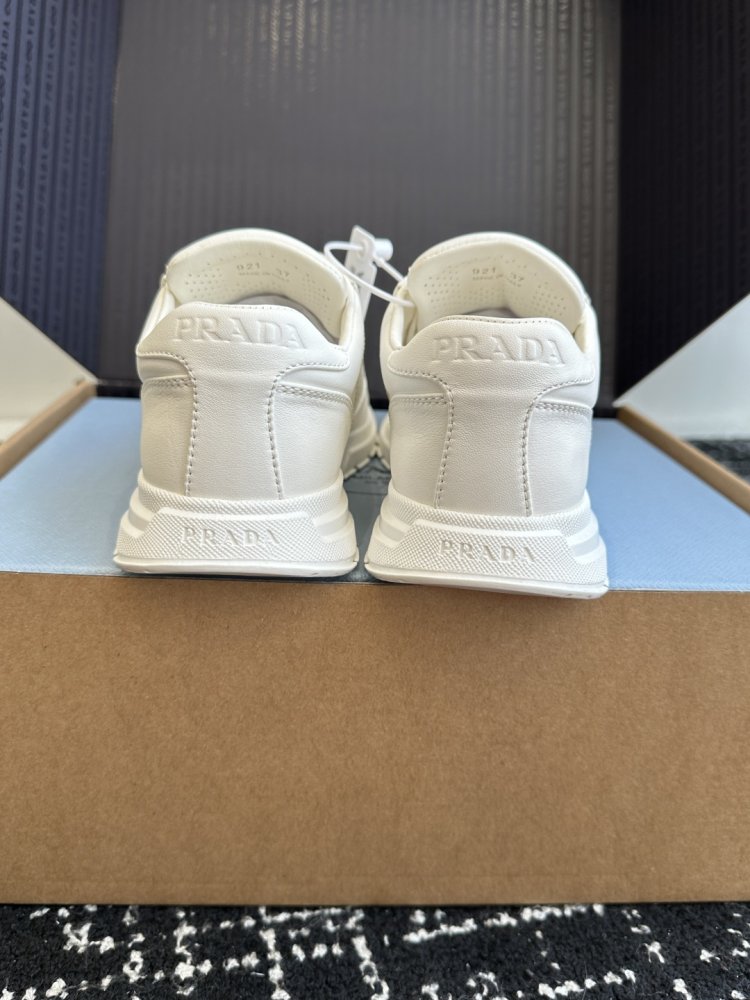 Кросівки фото 8