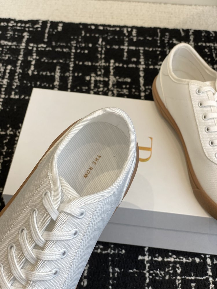 Кроссовки фото 8