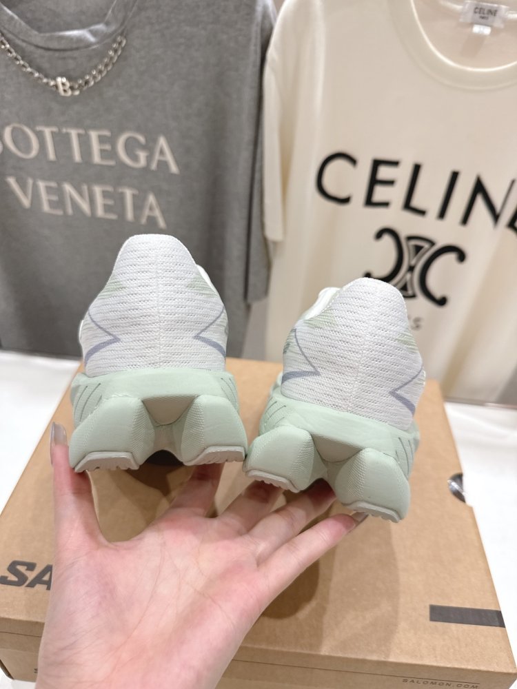 Кросівки фото 8