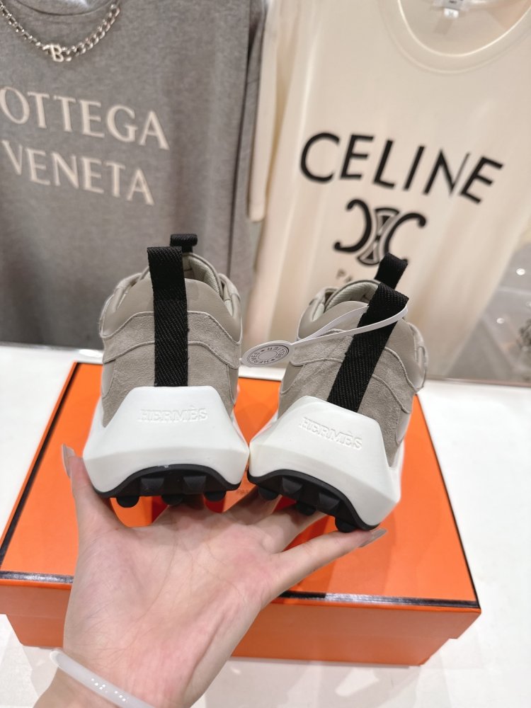 Кросівки фото 8