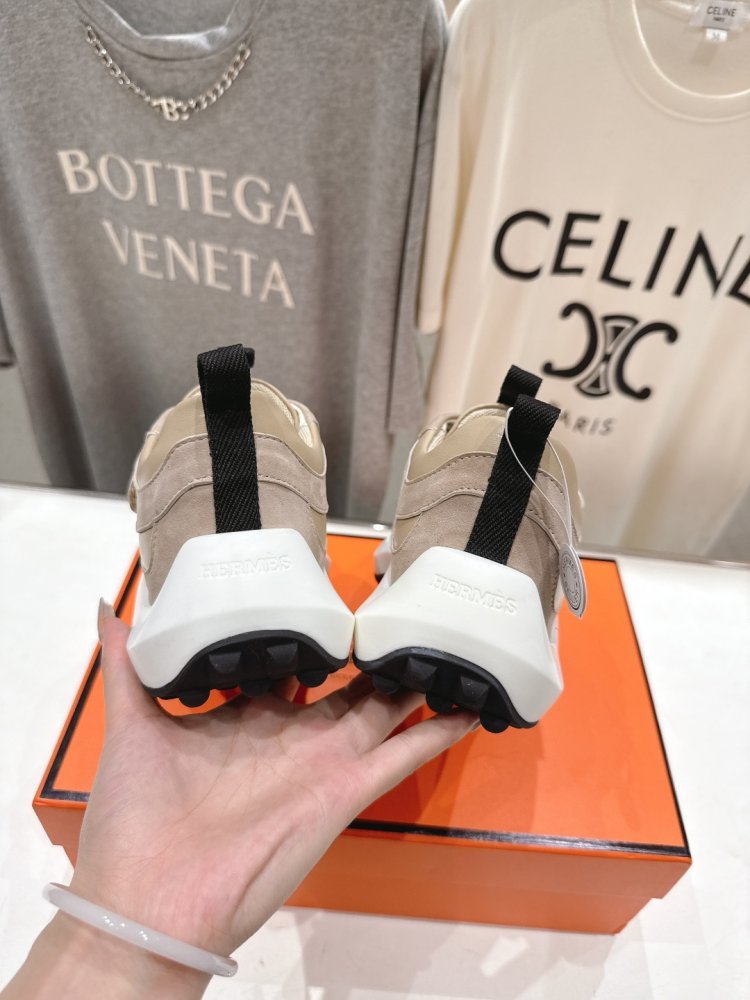 Кросівки фото 8