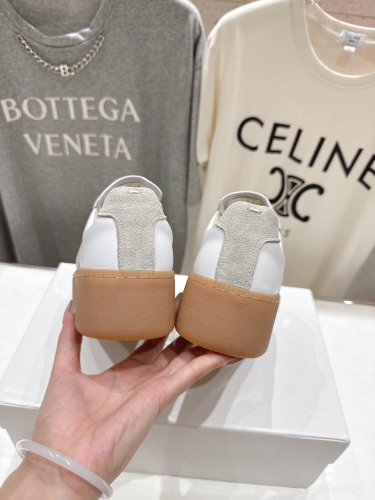 Кросівки фото 8