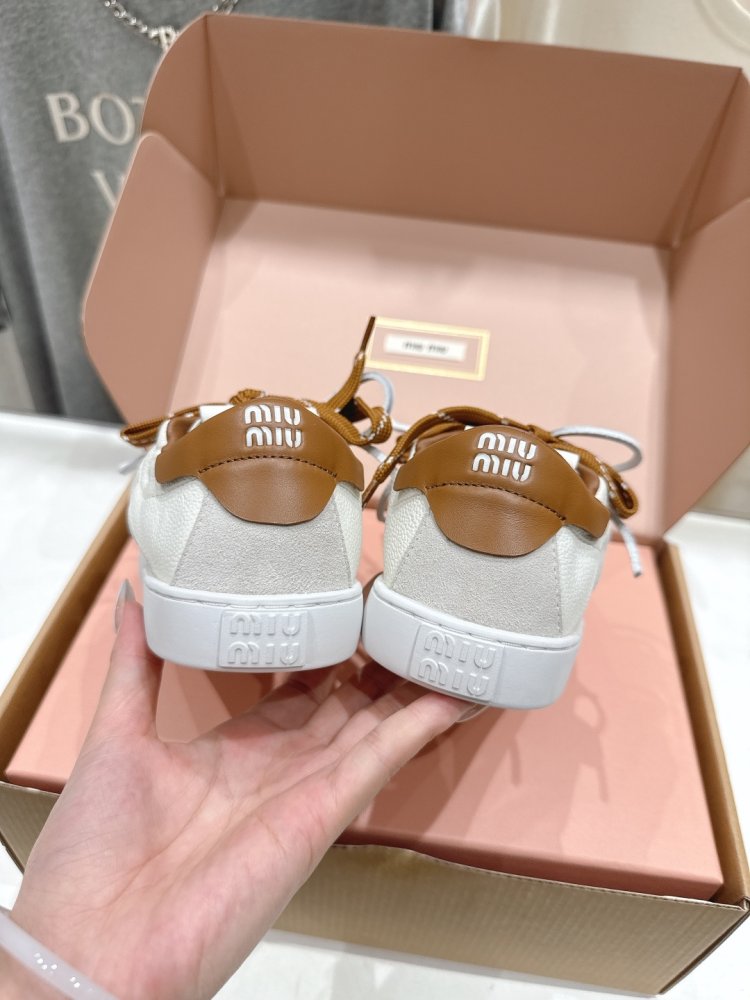 Кросівки фото 8