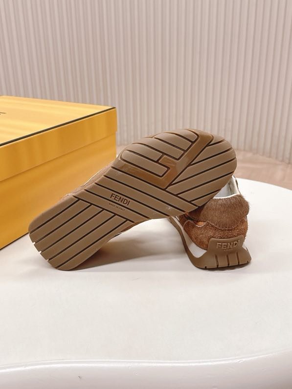 Кроссовки фото 8