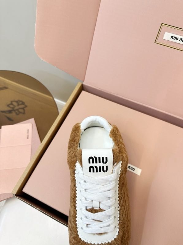 Кросівки фото 8