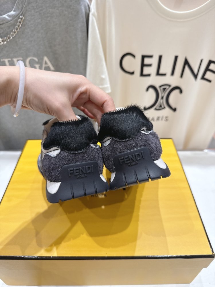 Кроссовки фото 8