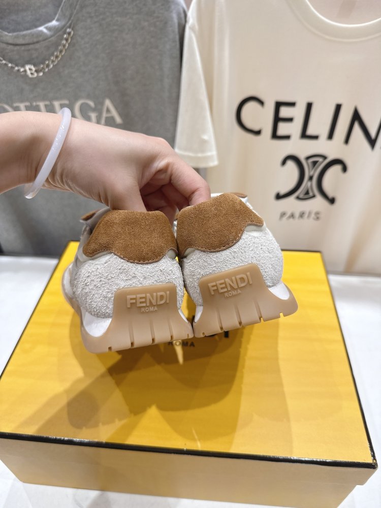 Кроссовки фото 8