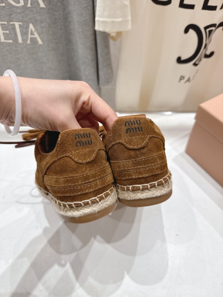 Кроссовки фото 8