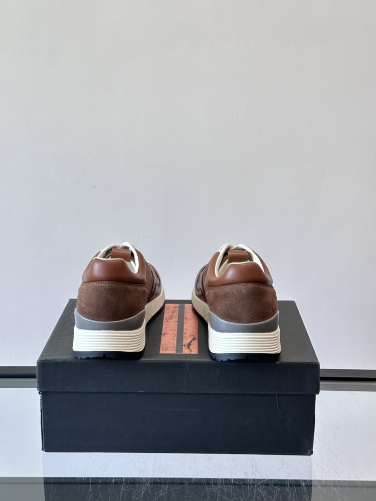 Кросівки фото 8