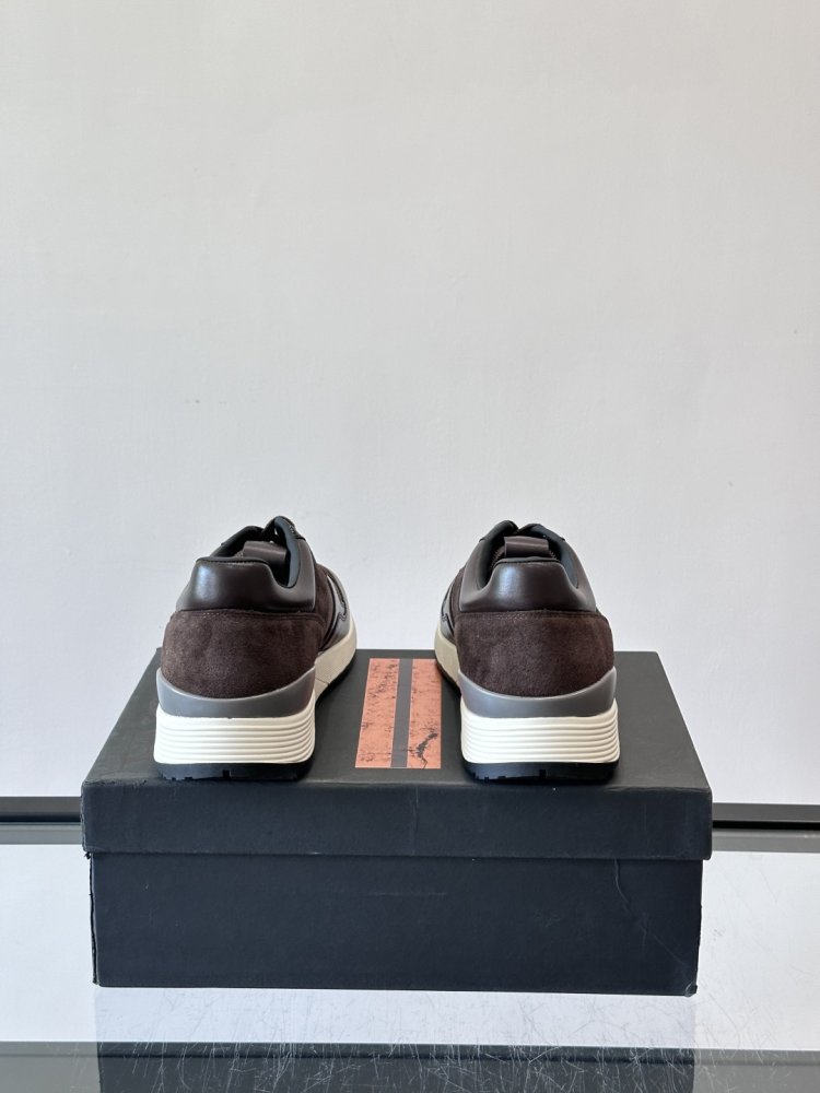 Кросівки фото 8