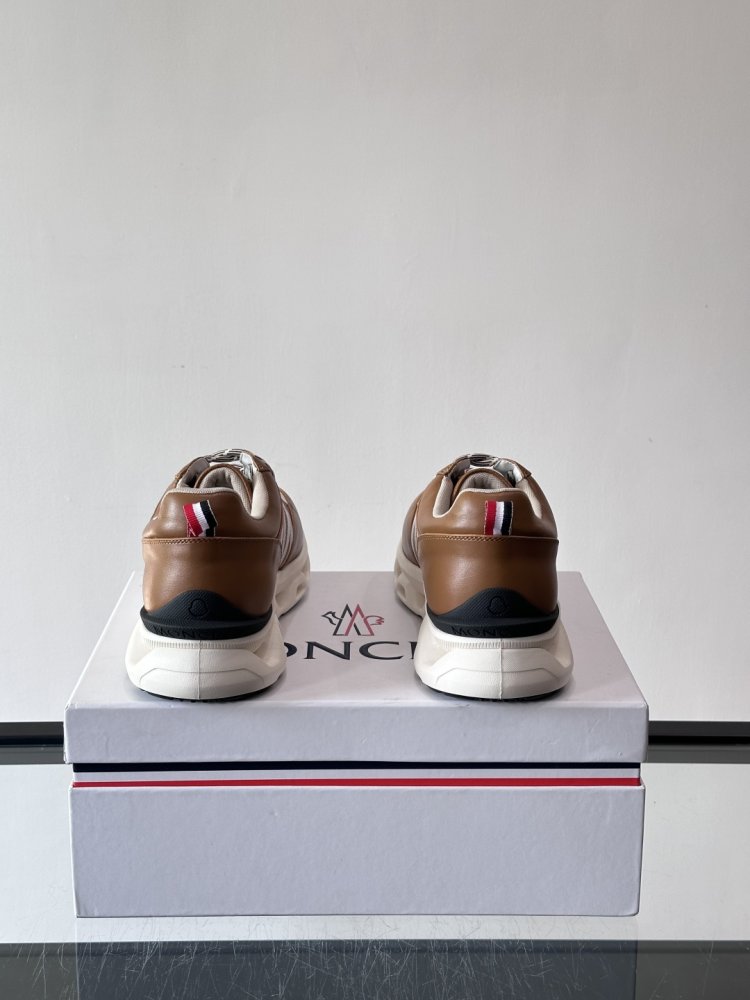 Кросівки фото 8