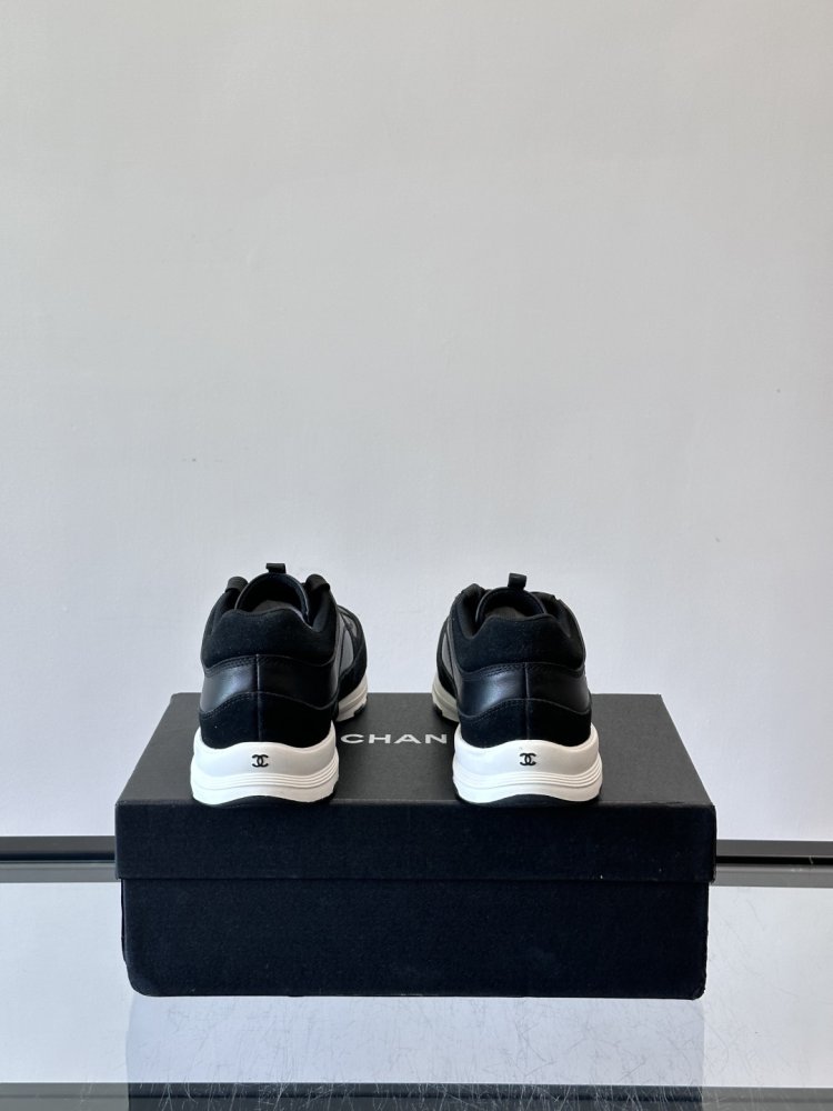 Кросівки фото 8