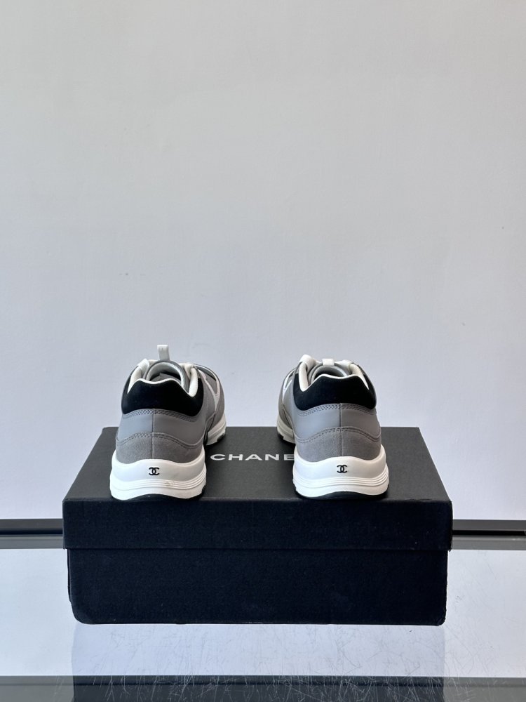 Кросівки фото 8