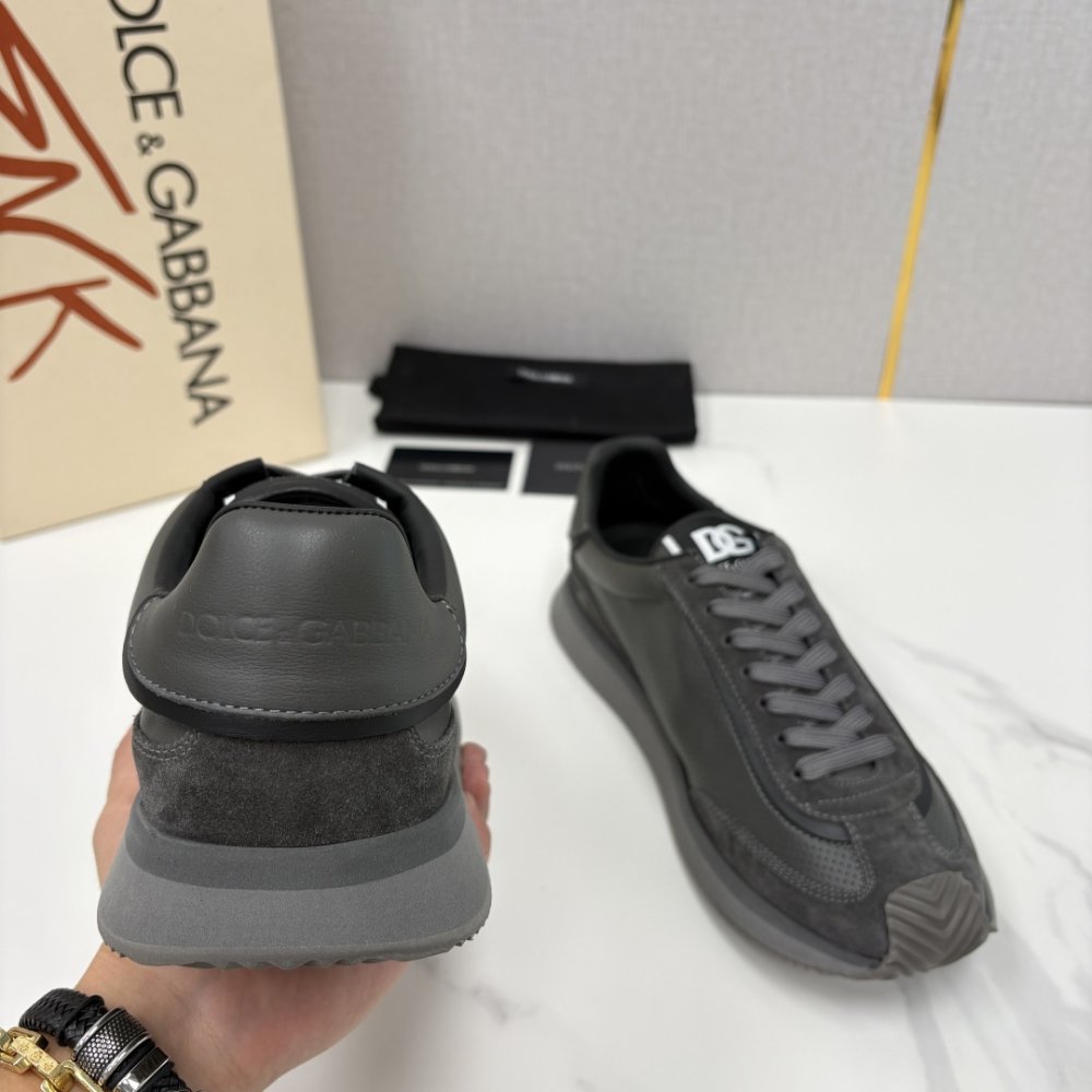 Кросівки фото 8