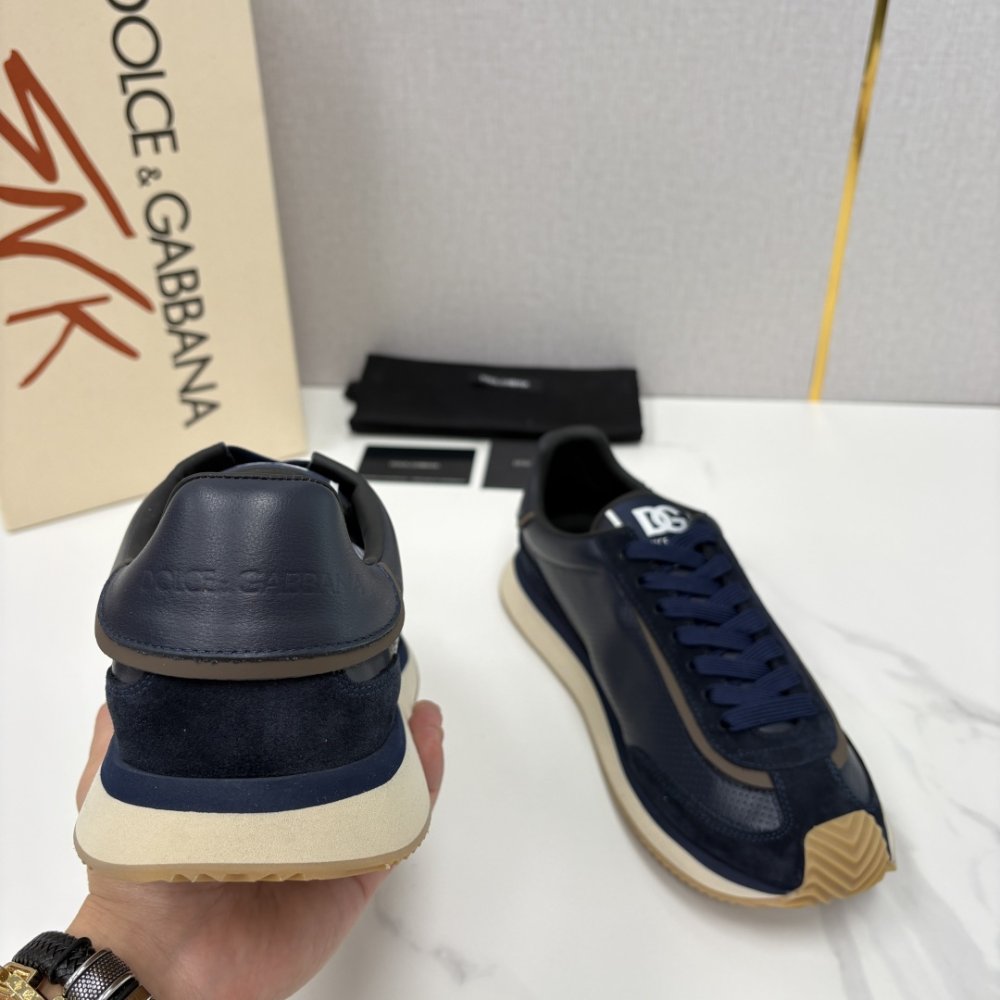 Кросівки фото 8