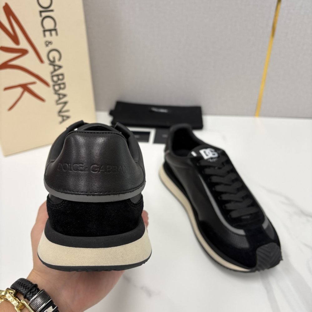 Кросівки фото 8