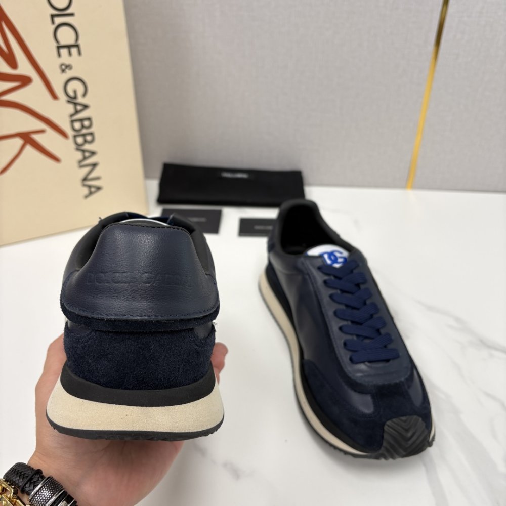 Кросівки фото 8