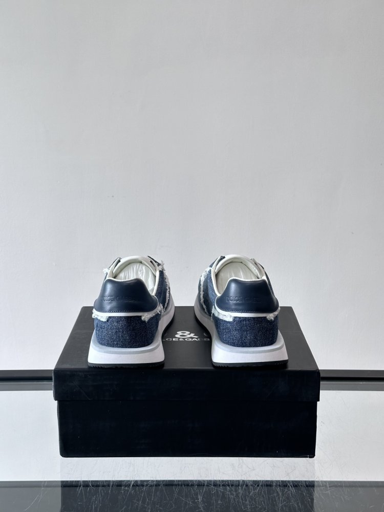 Кросівки фото 8