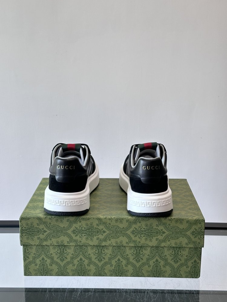 Кросівки фото 8