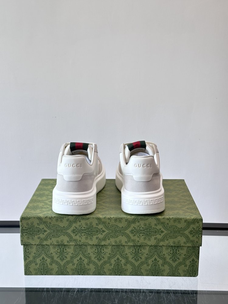 Кросівки фото 8