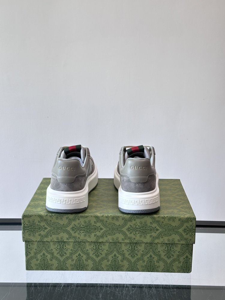 Кросівки фото 8