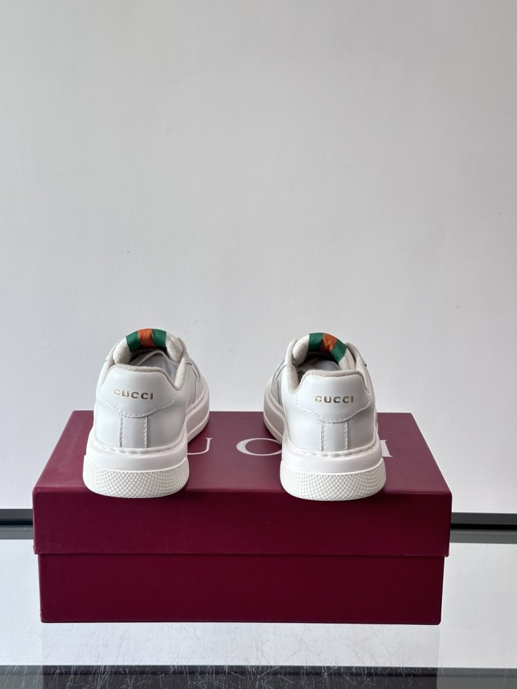 Кросівки фото 8