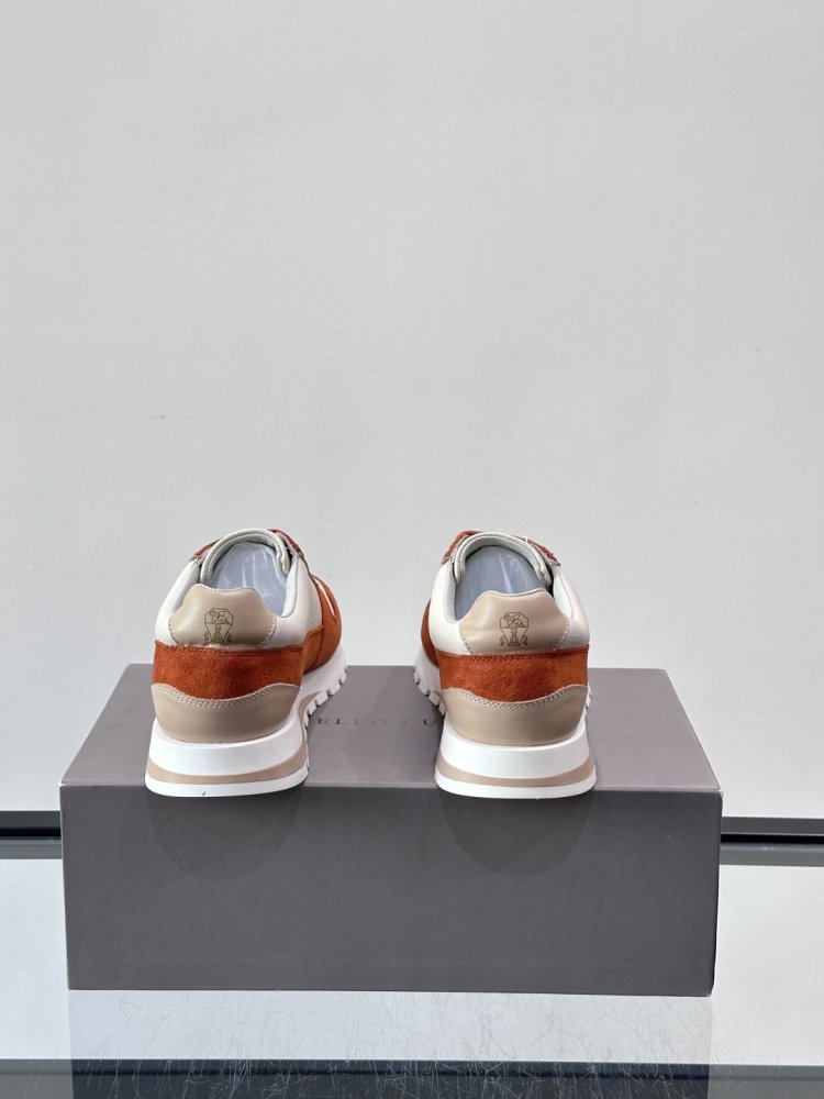 Кросівки фото 8