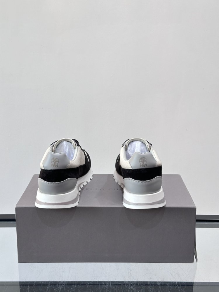 Кросівки фото 8