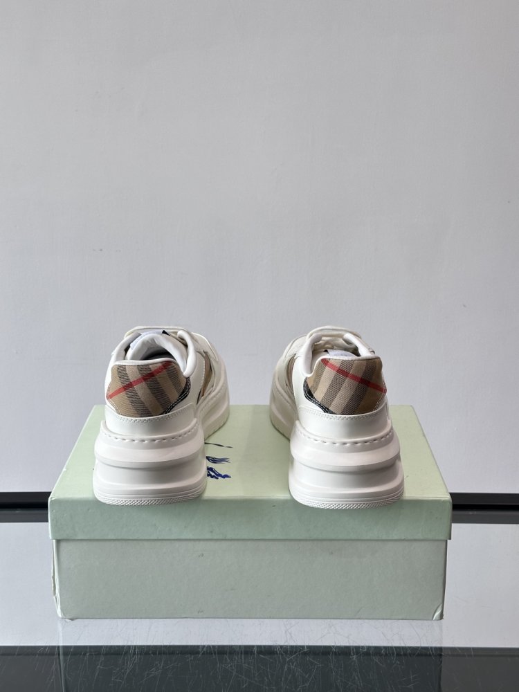 Кросівки фото 8