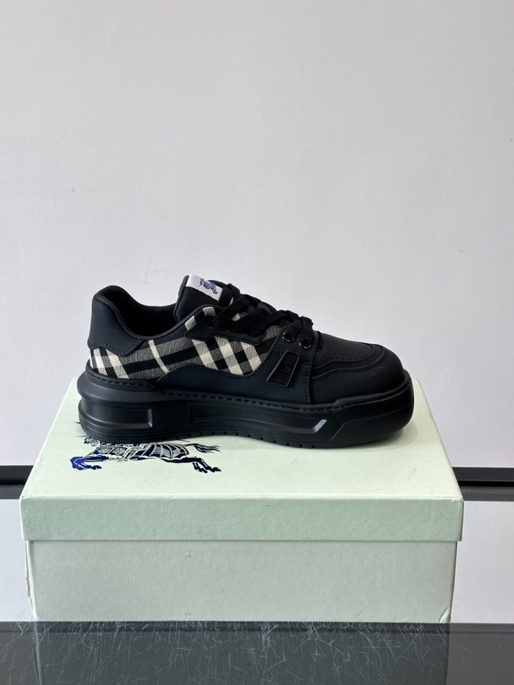 Кросівки фото 8